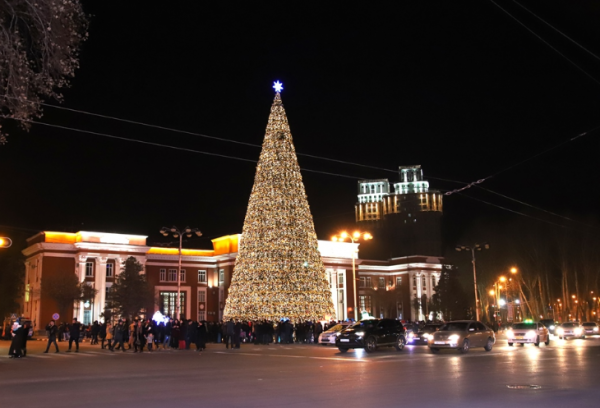 В Душанбе установят самую высокую в истории новогоднюю ёлку