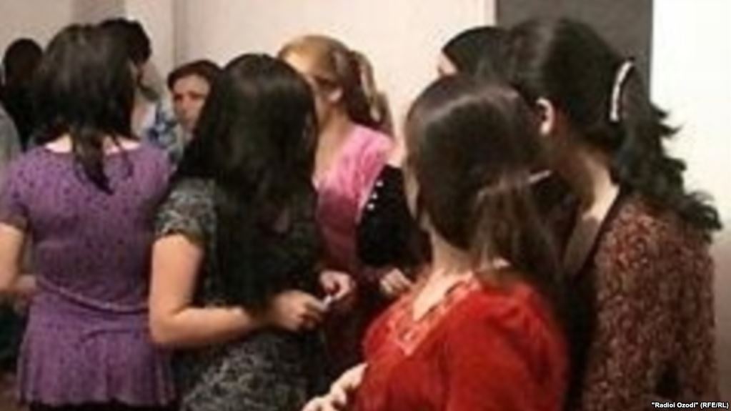 В Таджикистане зарегистрировано 6 тыс секс-работниц