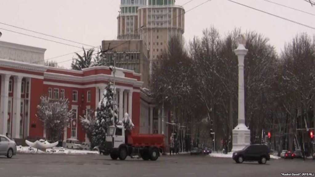 В Душанбе появится гигантская башня с курантами