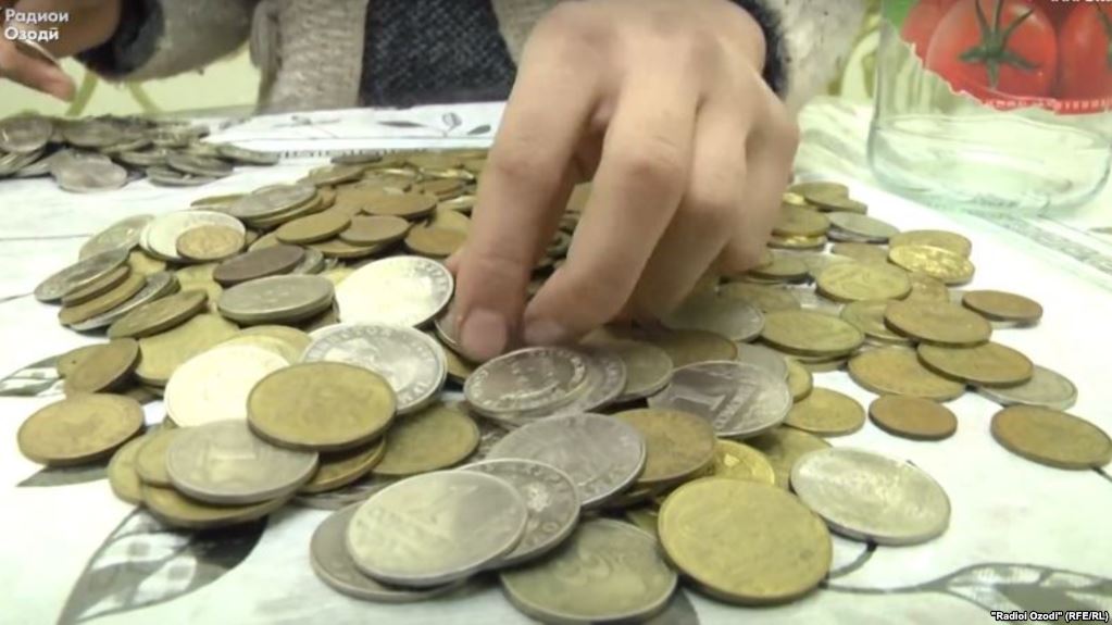 Нацбанк Таджикистана призвал население не копить металлические монетки