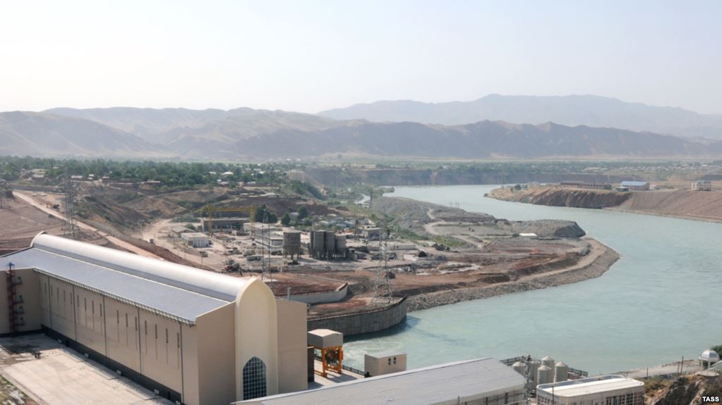 Правительство Таджикистана решило скупить у населения акции сангтудинской ГЭС