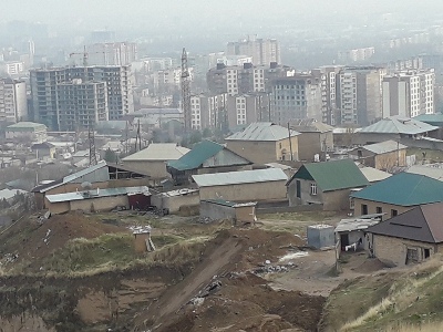 Власти Душанбе запретили строить дома на холмах вокруг столицы