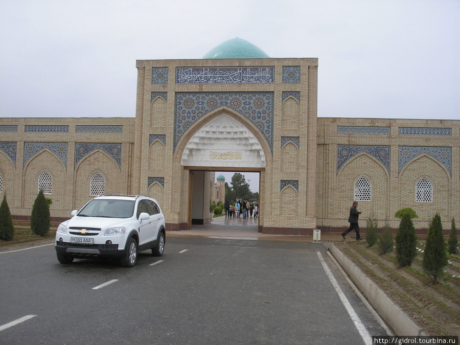 Таджикские предприниматели намерены построить на юге Узбекистана клиники и гостиницы