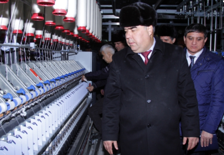 Министр промышленности Таджикистана сообщил, из-за чего в стране простаивают сотни предприятий