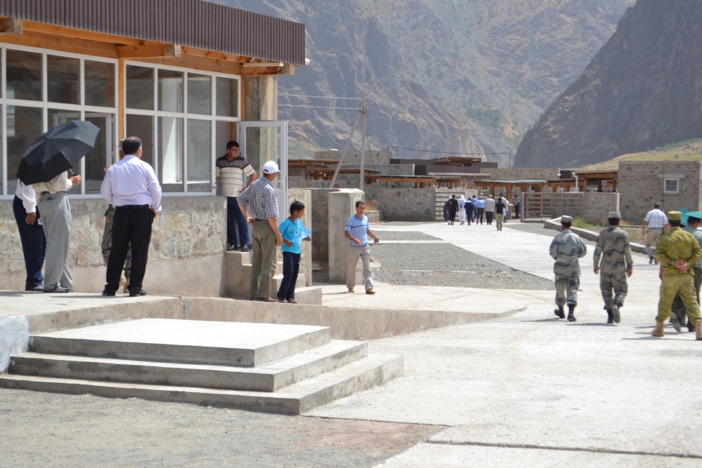 Душанбе по просьбе Кабула открыл мост на таджикско-афганской границе