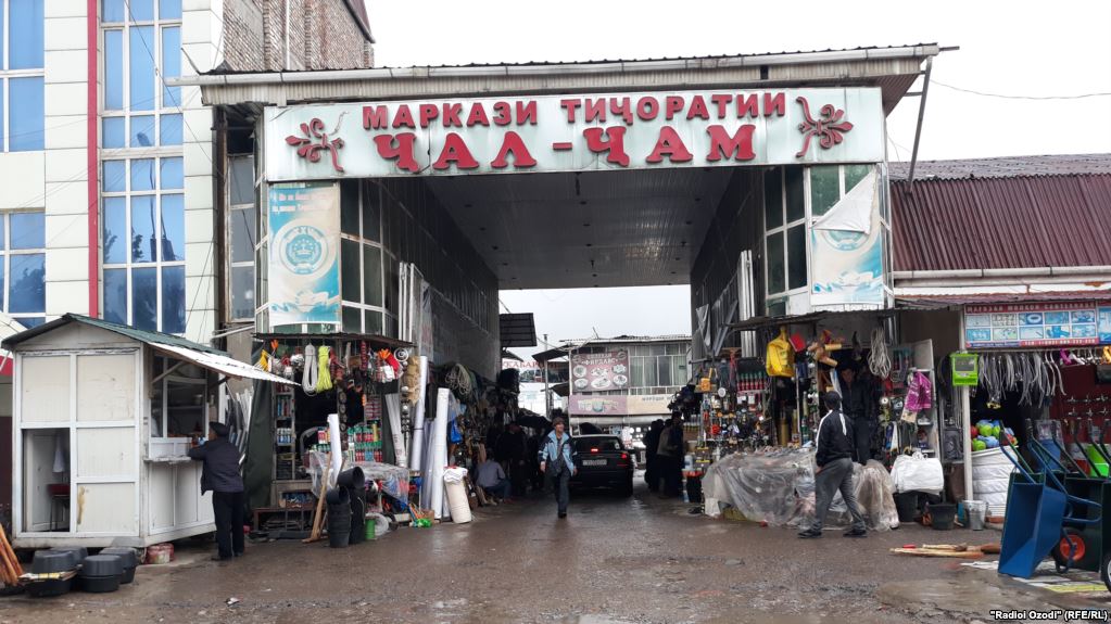 В Душанбе сносят известный рынок стройматериалов «Джал-Джам»