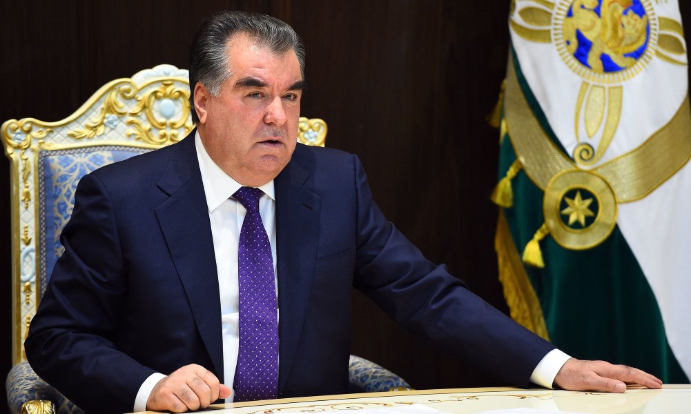 Президент снял с постов мэров нескольких городов Таджикистана