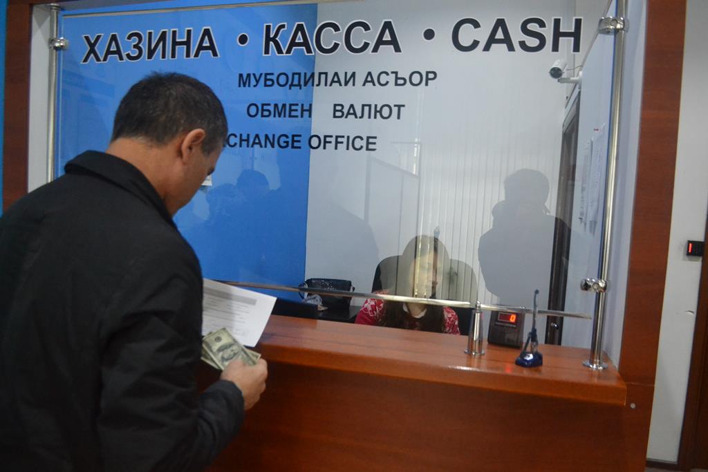НБТ призывает население сообщать о недостатках в работе банков Таджикистана