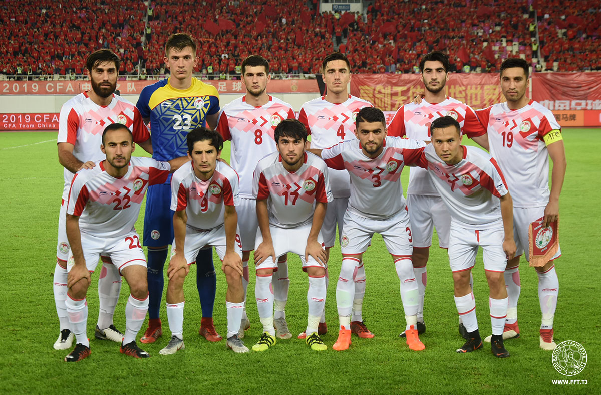 Сборная Таджикистана по футболу минимально уступила команде Китая