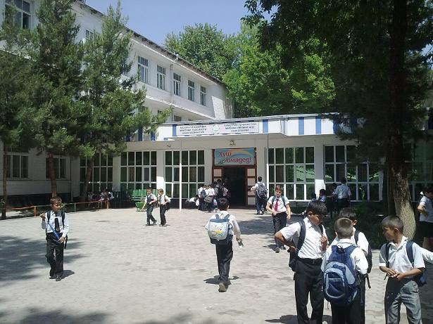 В школах и вузах Душанбе 14 июня объявлен выходным днем