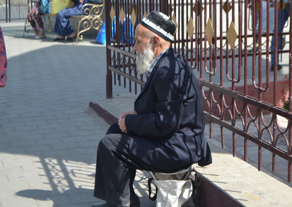Таджикские власти опровергают слухи о том, что пенсионерам без ID-карт не выплачивают пенсии
