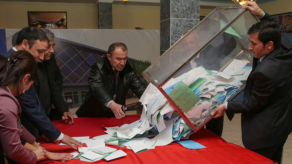 Центризбирком Таджикистана станет «беспартийным»