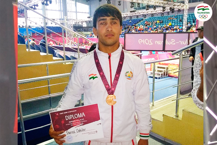 Таджикские борцы выиграли еще три бронзы на юношеском чемпионате Азии