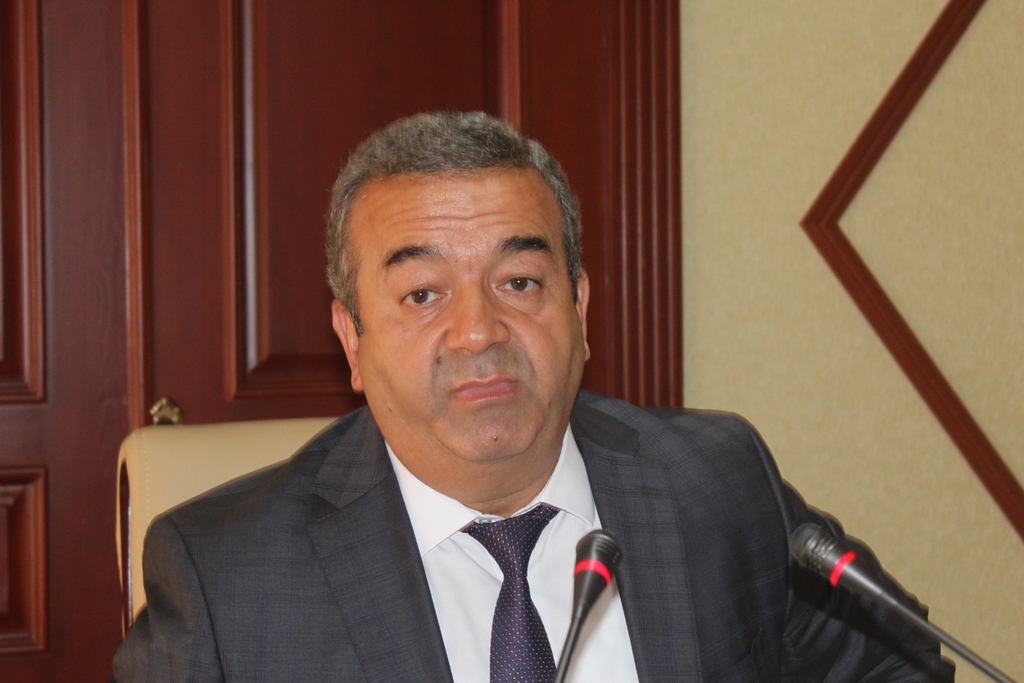 Курбон Хакимзода накажет чиновников за неучастие в пресс-конференциях