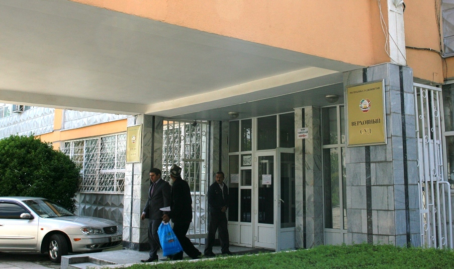 В Верховном суде Таджикистана начался процесс по делу пресс-секретаря Погранслужбы ГКНБ