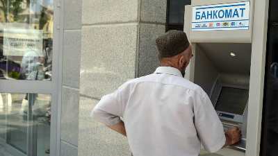 Коммерсант: Нацбанк Таджикистана требует предоплаты от российских платежных систем