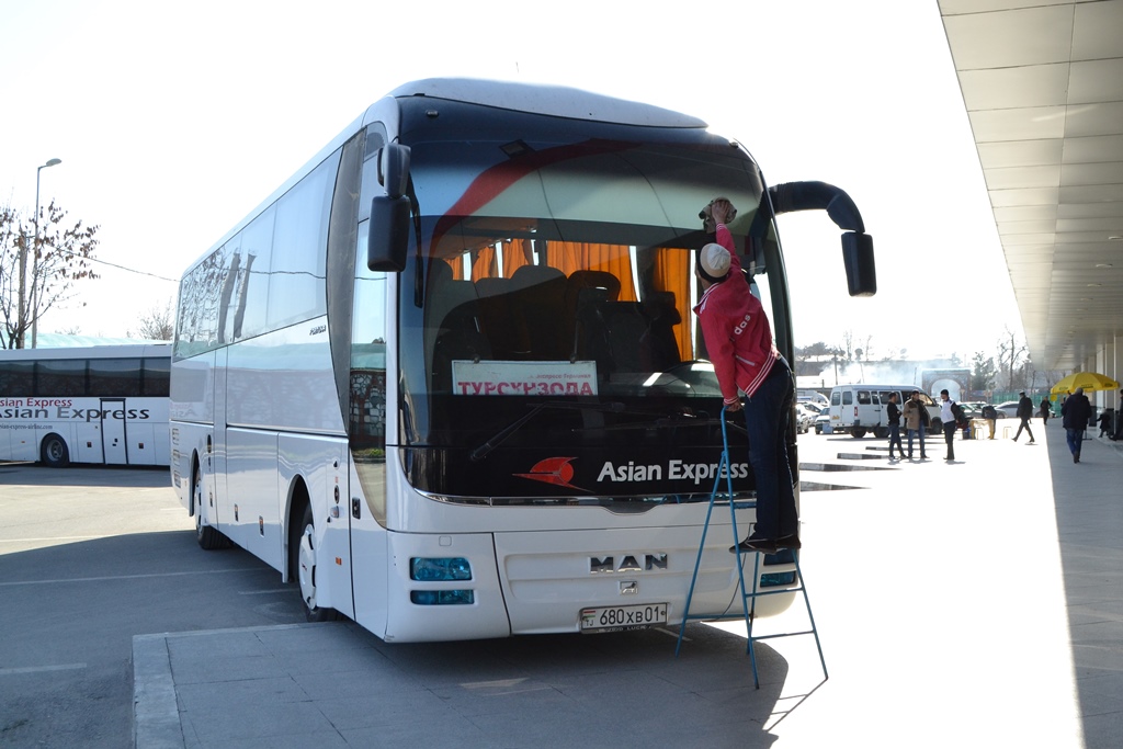 «Asian Express» обещает возобновить автобусные рейсы в Турсунзаде