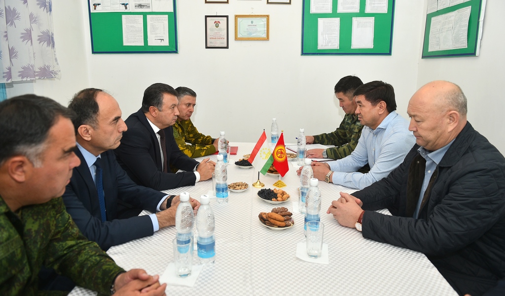 Премьер-министры Таджикистана и Кыргызстана обсудили вопросы по границе