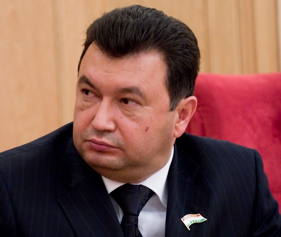 Премьер-министр Таджикистана проинспектировал строительство больницы, которую финансирует Узбекистан