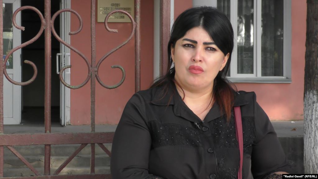 Недовольные аттестацией таджикские таможенники обратились в суд