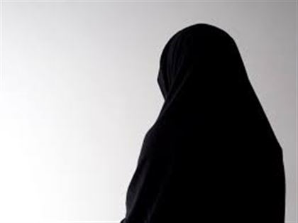 Штраф за черный хиджаб. В Душанбе незаконно задержали девушку в хиджабе только за цвет платка