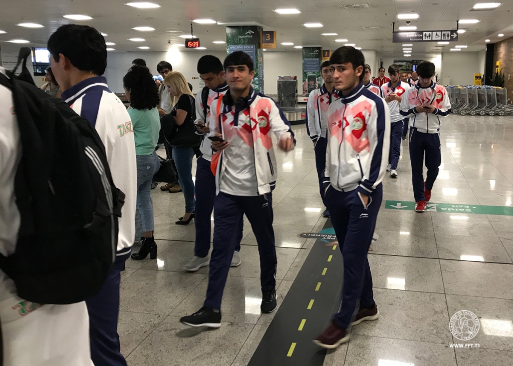 Юношеская сборная Таджикистана доехала до Витории, где примет участие в Чемпионате мира