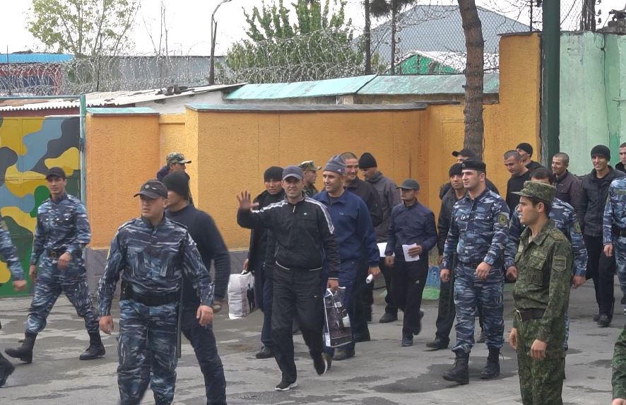 В Таджикистане на свободу по амнистии уже вышли более 1 600 заключенных