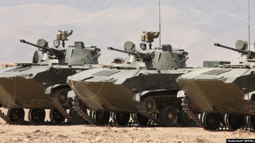 Россия передала Таджикистану партию военной техники и вооружения на $5 млн