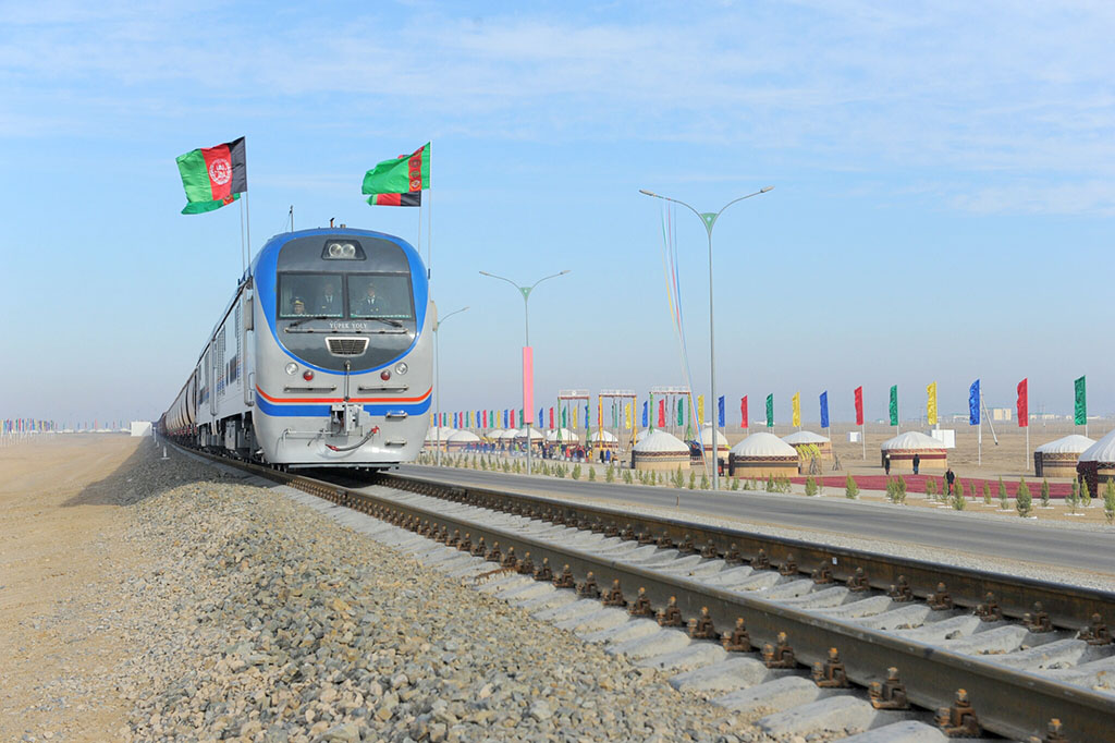 Поездом до Шерхан Бандара. Таджикистан и Афганистан соединяются железными дорогами