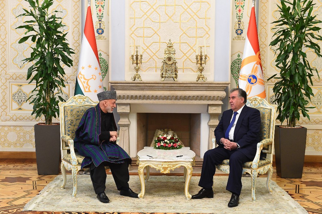Хамид Карзай приехал в Таджикистан. С Эмомали Рахмоном он обсудил обеспечение стабильности в Афганистане