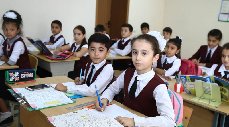 В Душанбе школьников и студентов будут обучать гуманизму и здоровому образу жизни