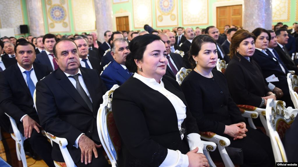 Правительство Таджикистана отвергло предложение об увеличении количества женщин-госслужащих