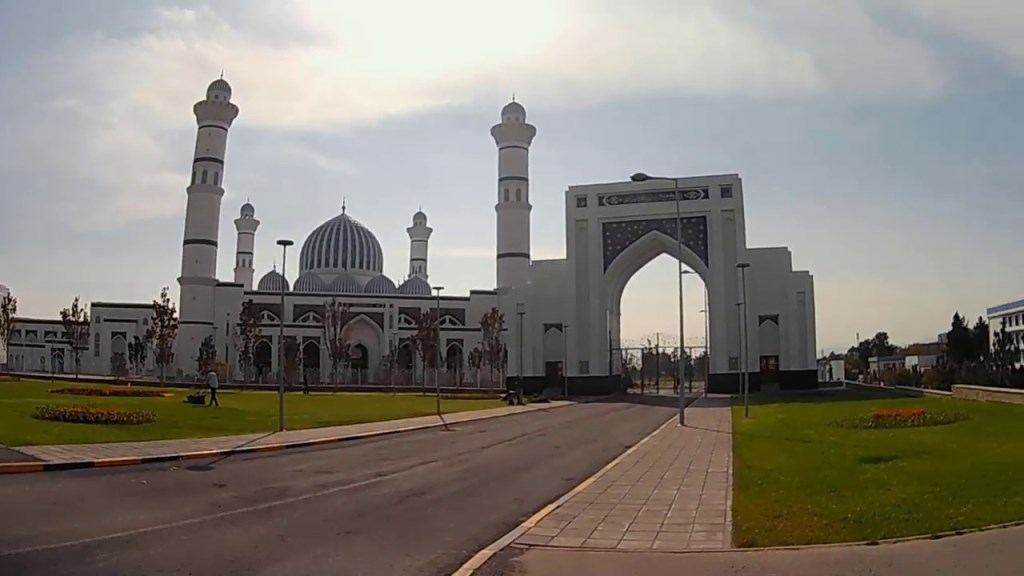 Cамую большую мечеть в Душанбе откроют, когда в Таджикистан приедет эмир Катара