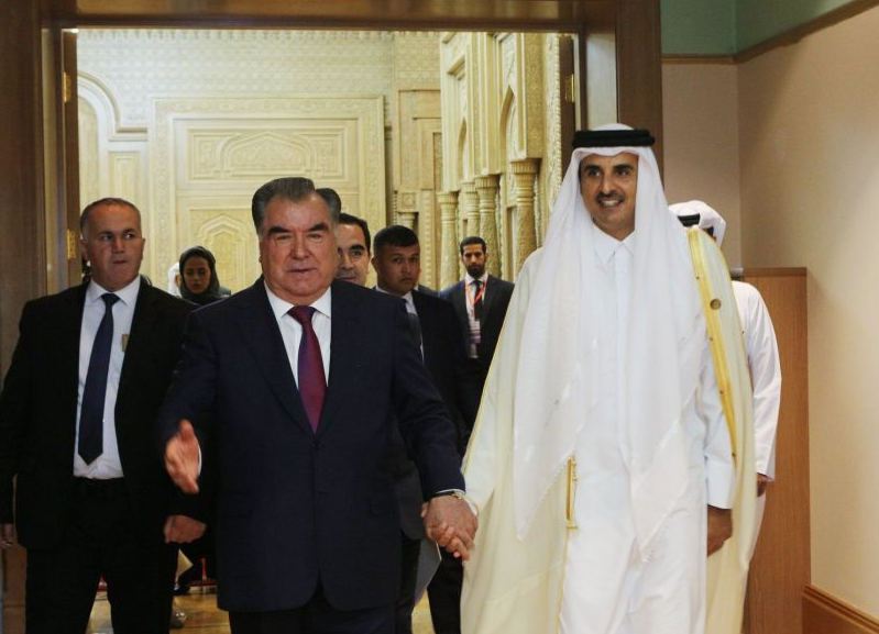 Президент Таджикистана и эмир Катара обменялись поздравительными посланиями