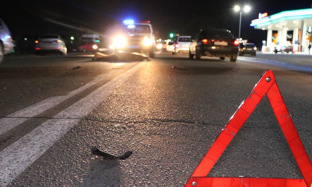 В Турсунзаде годовалая девочка погибла под колесами машины своего отца