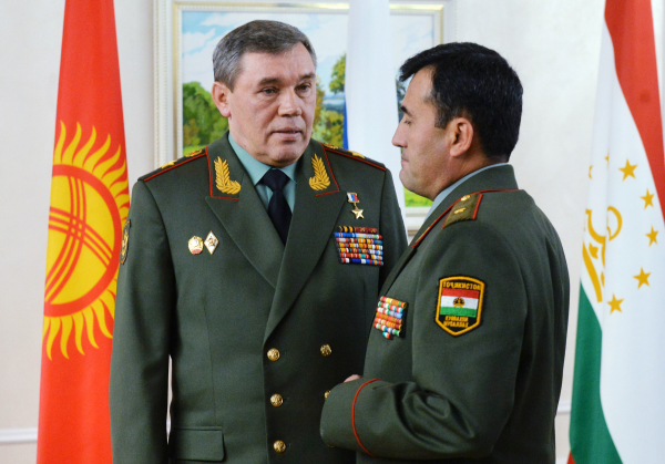 Начальник Генштаба Вооруженных сил Таджикистана улетел в Санкт-Петербург