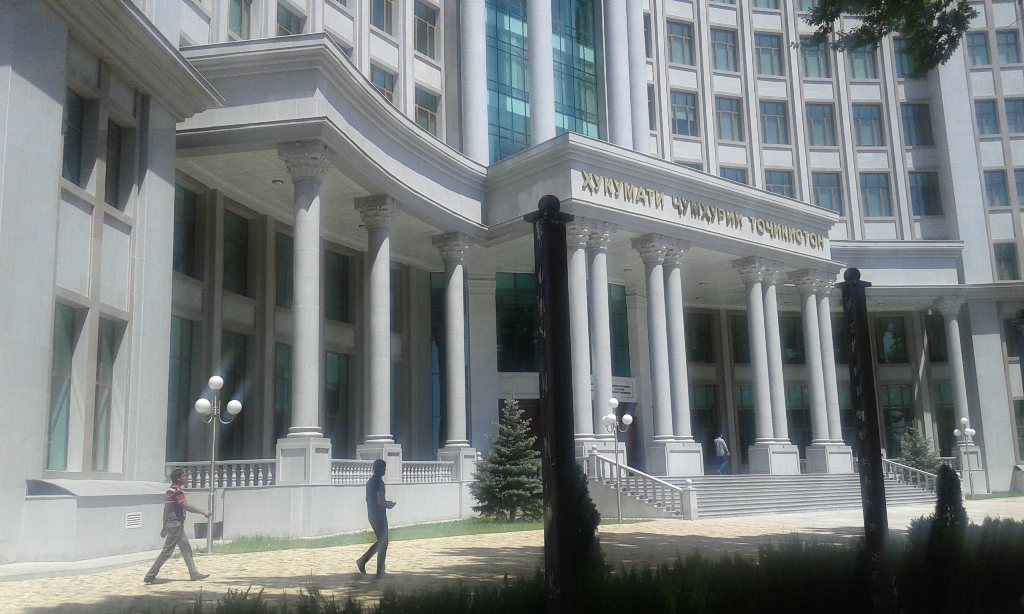 По итогам выборов в парламент в правительстве Таджикистана могут появиться вакансии
