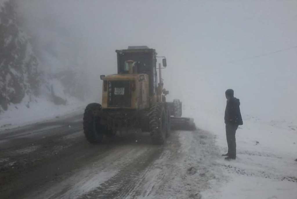 Дорога Душанбе-Худжанд временно закрыта из-за схода лавин