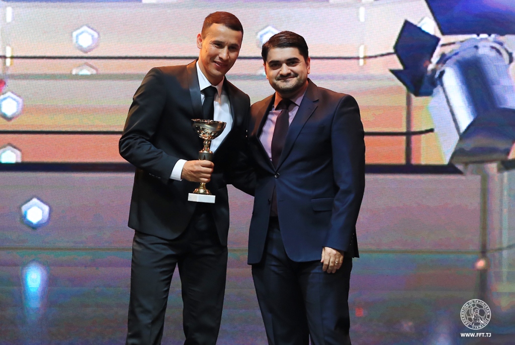 Защитник национальной сборной Таджикистана по футболу продолжит карьеру в чемпионате Узбекистана