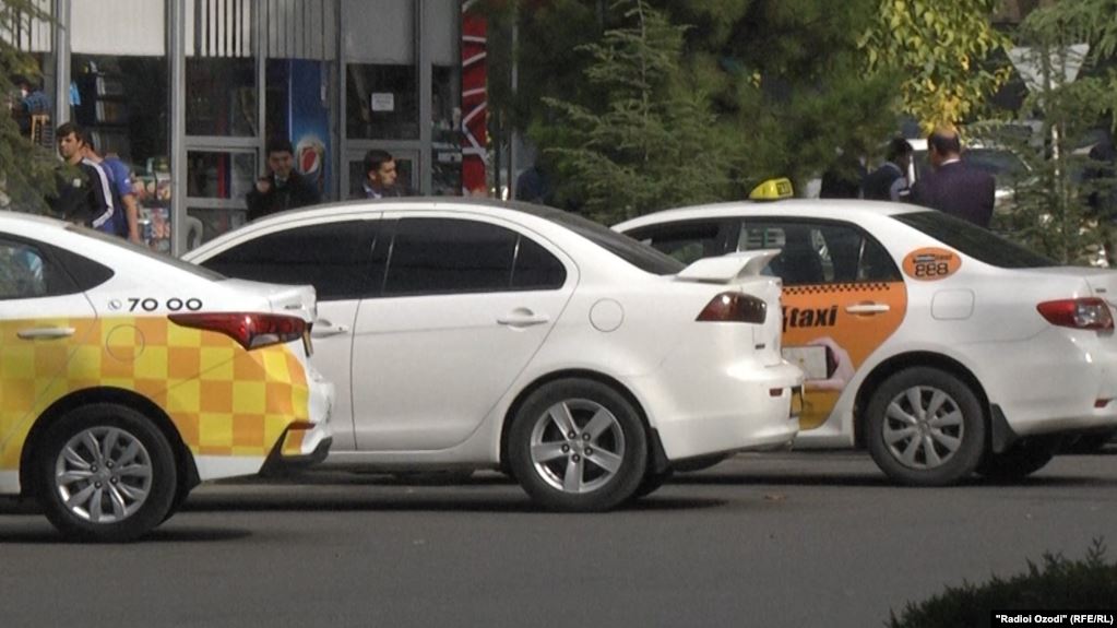 В Худжанде таксисты объявили забастовку в знак протеста против снижения тарифов