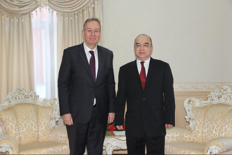 Зухуров попросил посла Германии увеличить число мест для таджикистанцев в вузах ФРГ