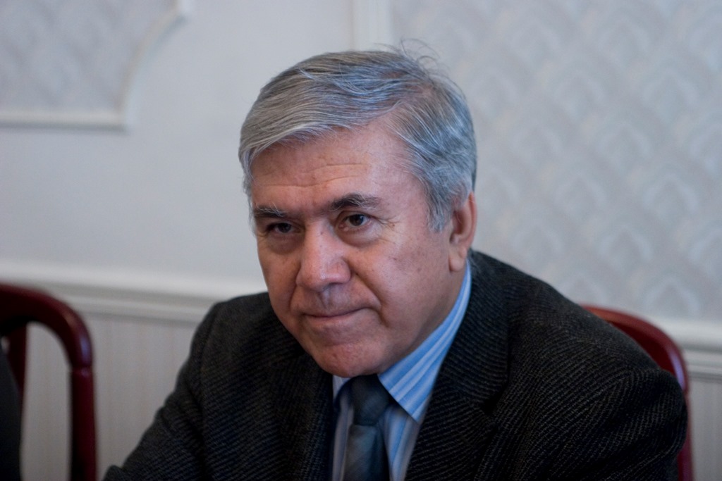 Профессор Умаров: Таджикистан получит от вхождения в ЕАЭС больше пользы, чем вреда