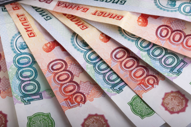 Трое жителей района Рудаки задержаны по подозрению в сбыте фальшивых денег