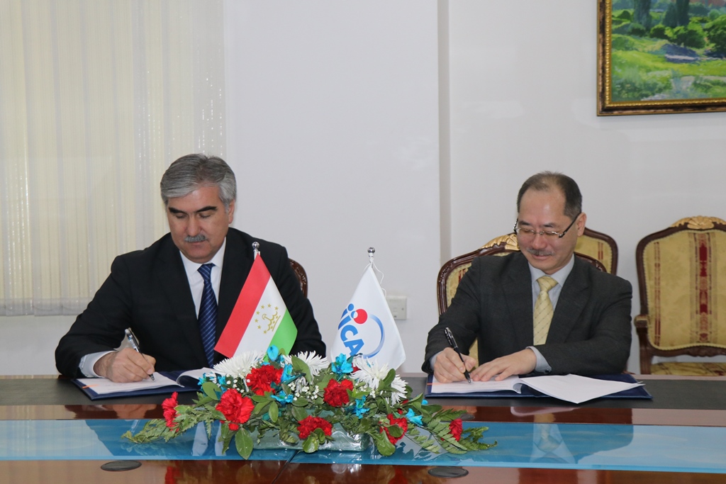 JICA предоставляет Таджикистану медоборудование для улучшения качества услуг третичного уровня