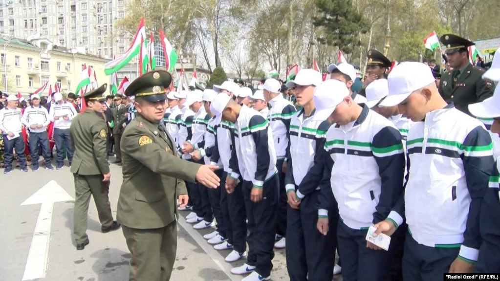 В Таджикистане срок службы по призыву сократят на полгода?