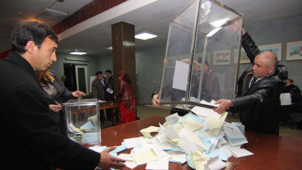В Таджикистане бюллетени доставляют на избирательные участки. Их будут охранять круглосуточно