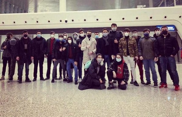 Самолет с таджикистанцами из Уханя на борту приземлился на военном аэродроме Айни