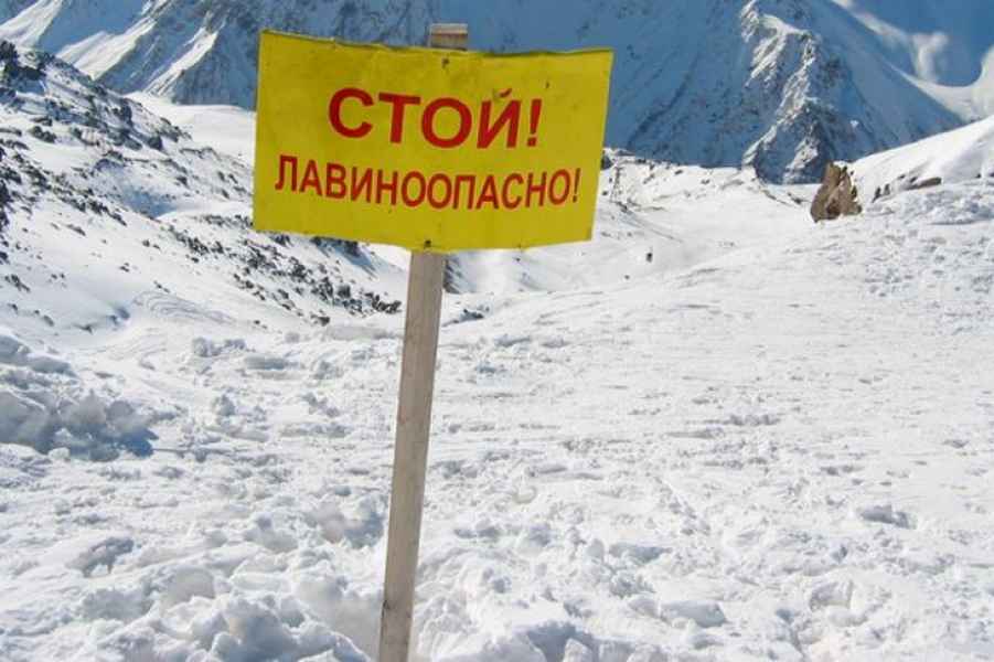В Таджикистане сохраняется лавиноопасность, предупреждает КЧС