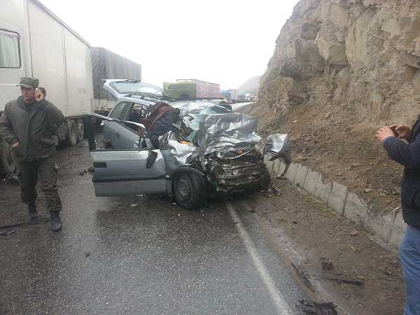 Шесть человек погибли в результате аварии на автодороге Душанбе-Худжанд