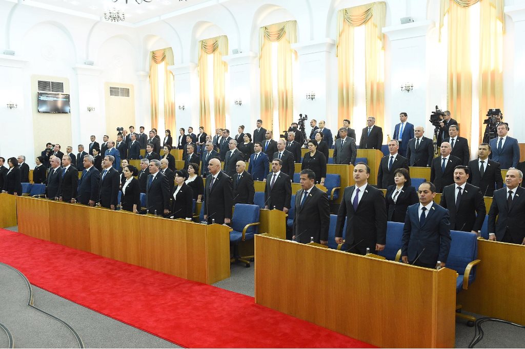 Избраны главы всех комитетов и комиссий нижней палаты парламента Таджикистана